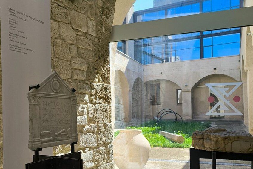 Bari Underground with archaeologist 3