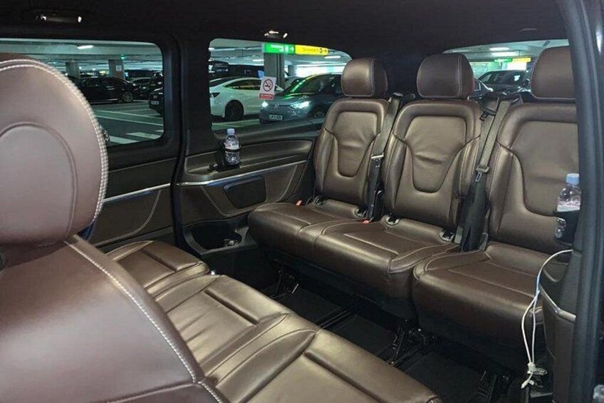 Luxury Chauffeur-Driven Private Vehicle Day Tour to Cambridge 3