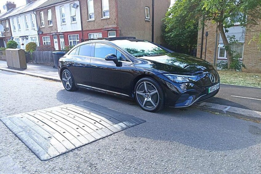 Luxury Chauffeur-Driven Private Vehicle Day Tour to Cambridge 4