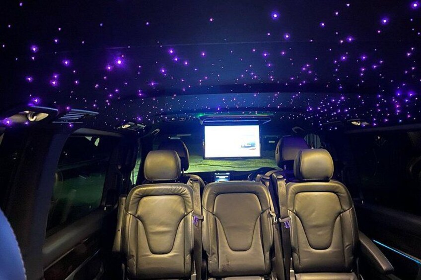 Luxury Chauffeur-Driven Private Vehicle Day Tour to Cambridge 5