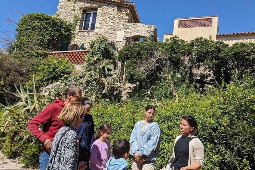 2 Hour Walking Tour in the Old Town of Antibes 2