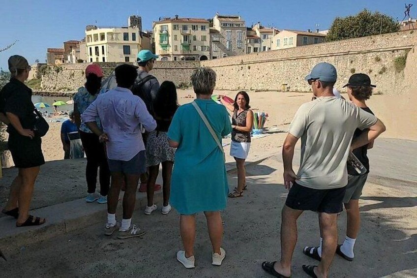 2 Hour Walking Tour in the Old Town of Antibes 5