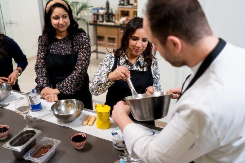 Pizza Cooking Class with Tiramisù and Wine Tasting in Milan 2