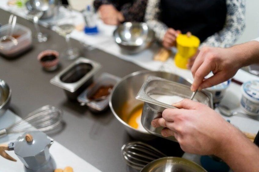 Pizza Cooking Class with Tiramisù and Wine Tasting in Milan 4