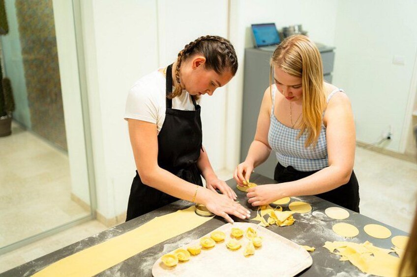 Gnocchi, Pasta, Tiramisù and Wine Class 4