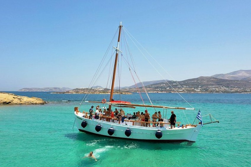 Daily Boat Trip Antiparos & Despotico 3