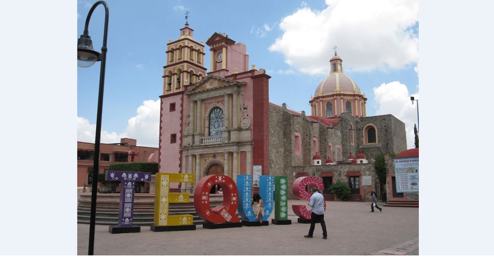 Picture 2 for Activity Querétaro: Adios Mama Carlota Tour 2