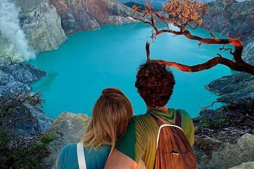 From Banyuwangi or Bali Sunrise Ijen Vulcano Hiking All Inclusive 4