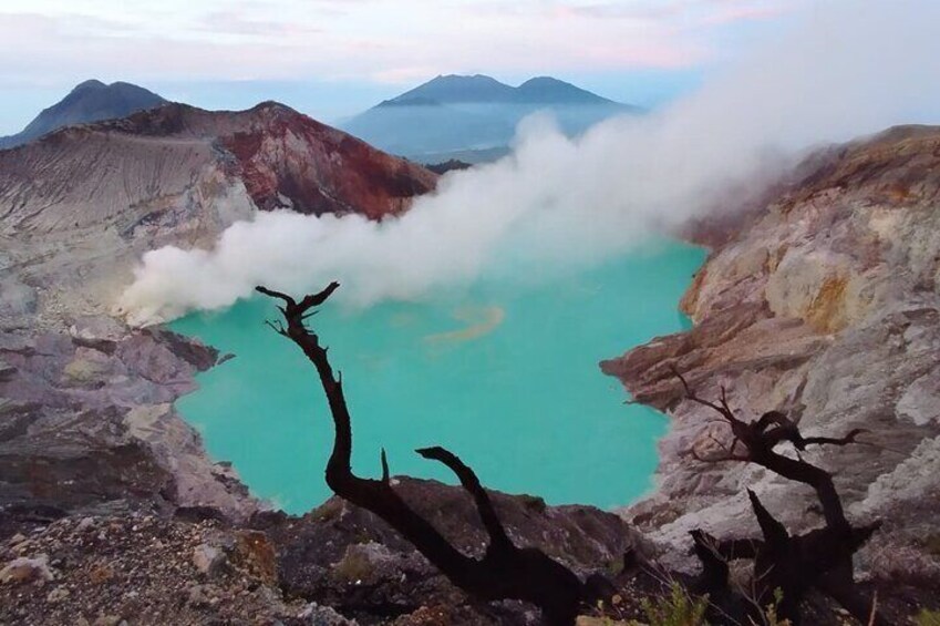 Mount Ijen Mid Night Blue Fire Guided Tour 5