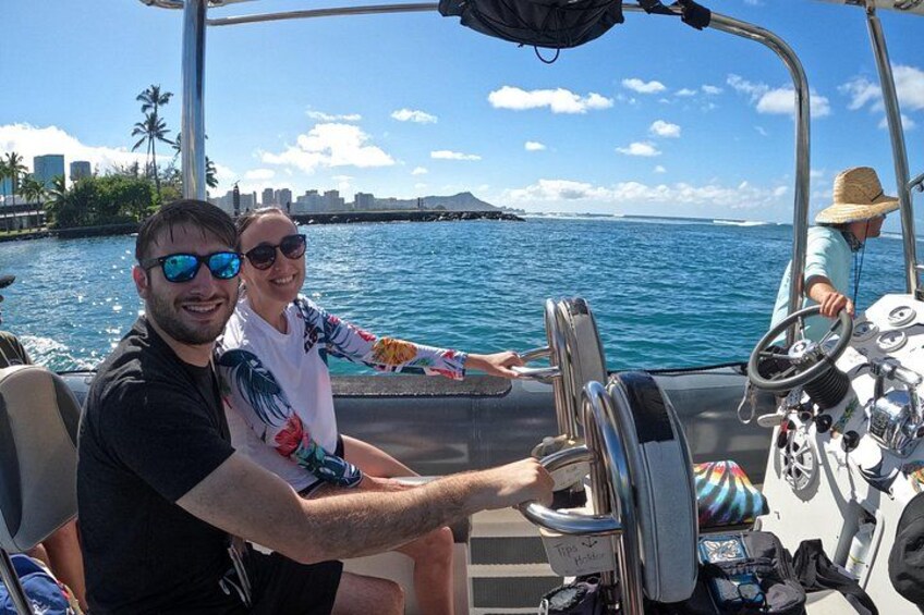 Experience the best Honolulu snorkeling with guided tours to vibrant coral reefs and marine life, perfect for all skill levels. 3
