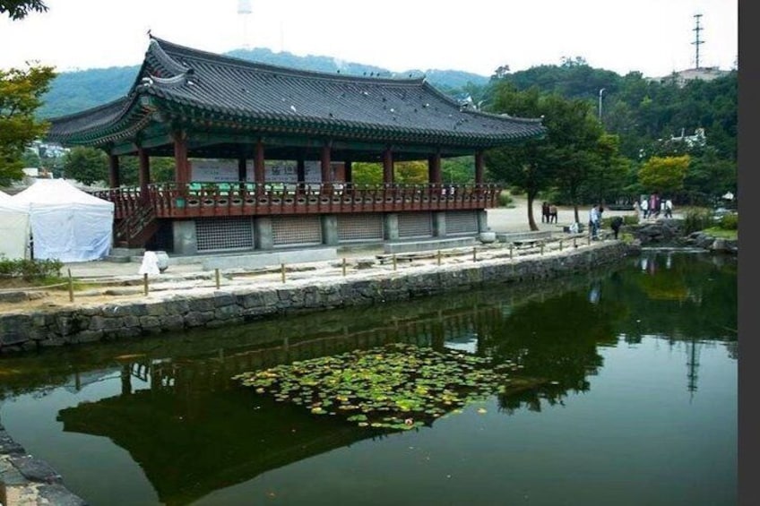 Seoul Private Car Tour: Gyeongbokgung, Hanok, Myeongdong, Hongdae 2