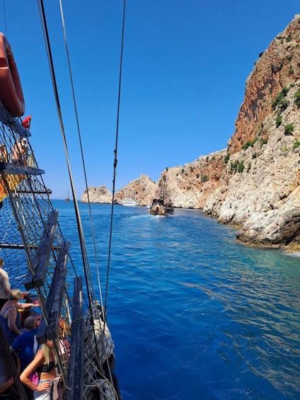 Picture 61 for Activity Alanya: Luxury Pirate Boat with Lunch & Unlimited Drinks 2