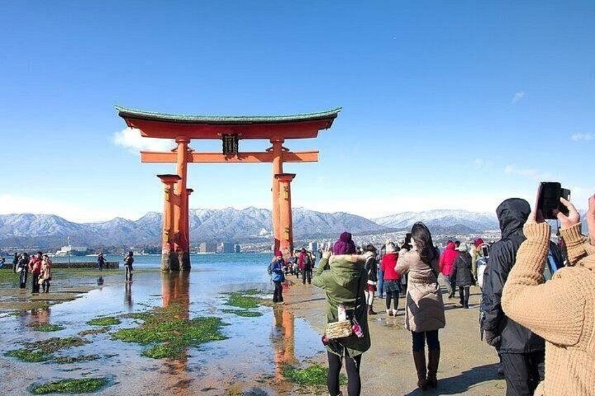 4 Hour Guided Hiroshima Historical Sites and Local Friendly Tour 1