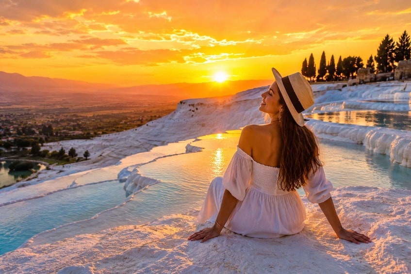 Picture 17 for Activity From Marmaris: Pamukkale Evening Tour with Transfer & Dinner 3