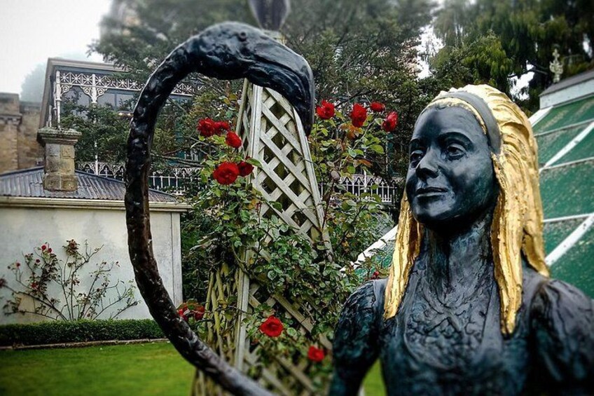 Alice Castle Gardens 3