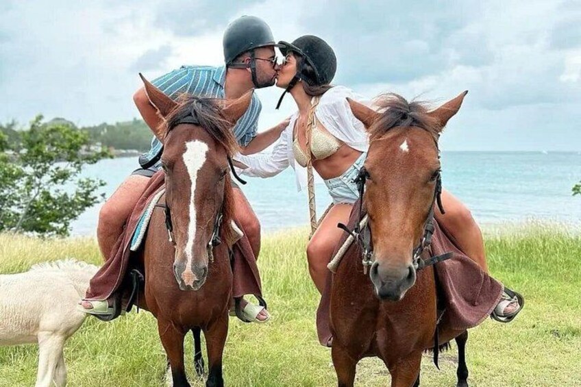 2 hour Beach Ride Horseback Experience with Dore's Riding Stable 4