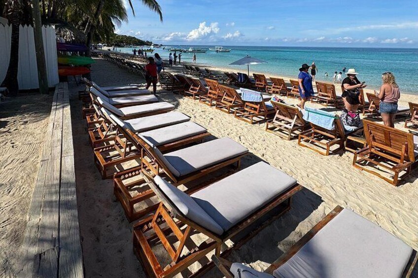 Roatán: West Bay Beach Day Pass with Private Transportation 2