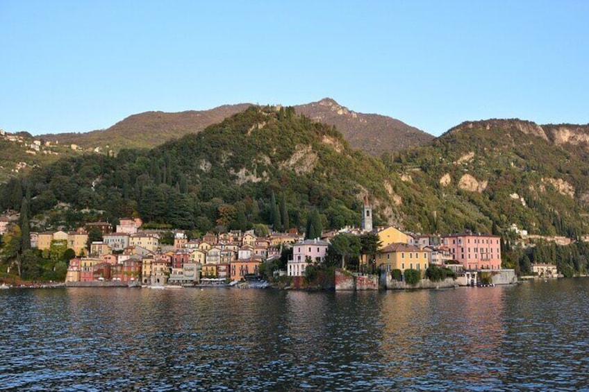 Shared boat tour of Lake Como in Varenna 4