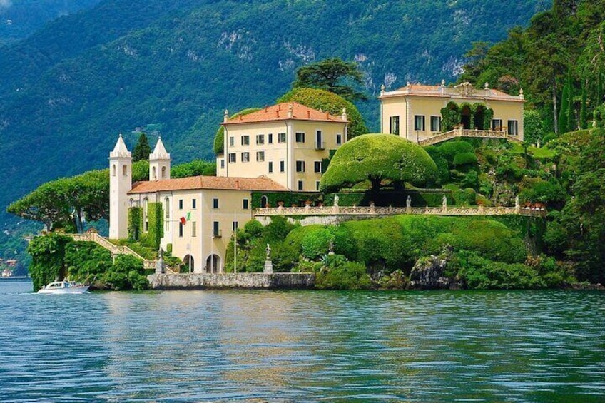 Shared boat tour of Lake Como in Varenna 2
