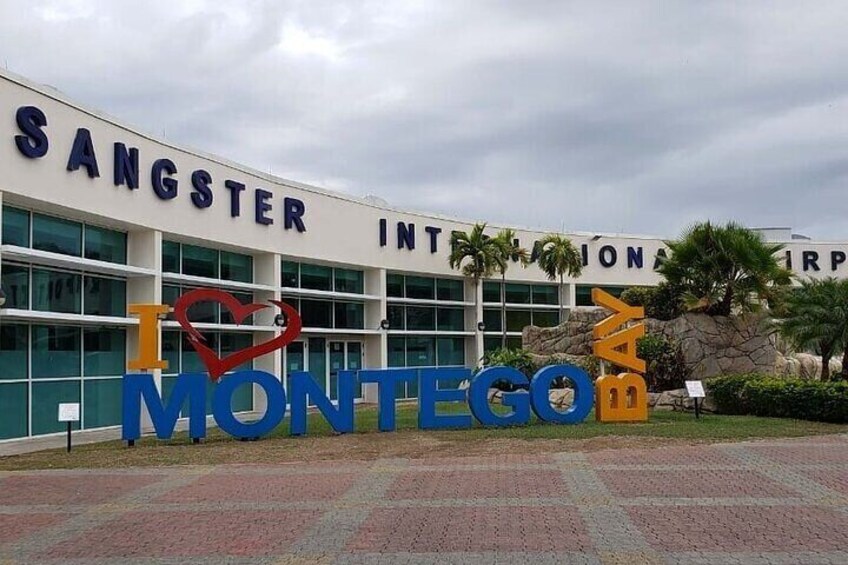 SANGSTER INTERNATIONAL AIRPORT
PRIVATE TRANSFER / PICKUP DROP OFF 3