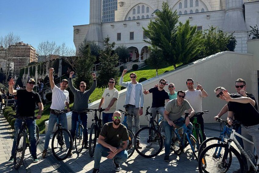 Bike or E-Bike Tour Tirana: Highlights & Grand Park Guided Cycle 2