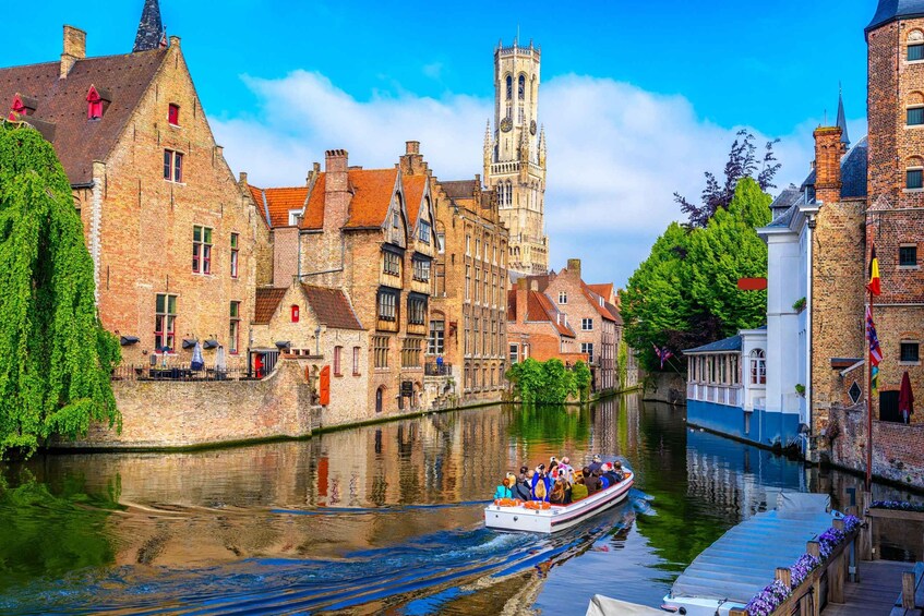 Picture 6 for Activity Bruges: Guided Tour, Chocolate Stop, Boat & Beer Options 3