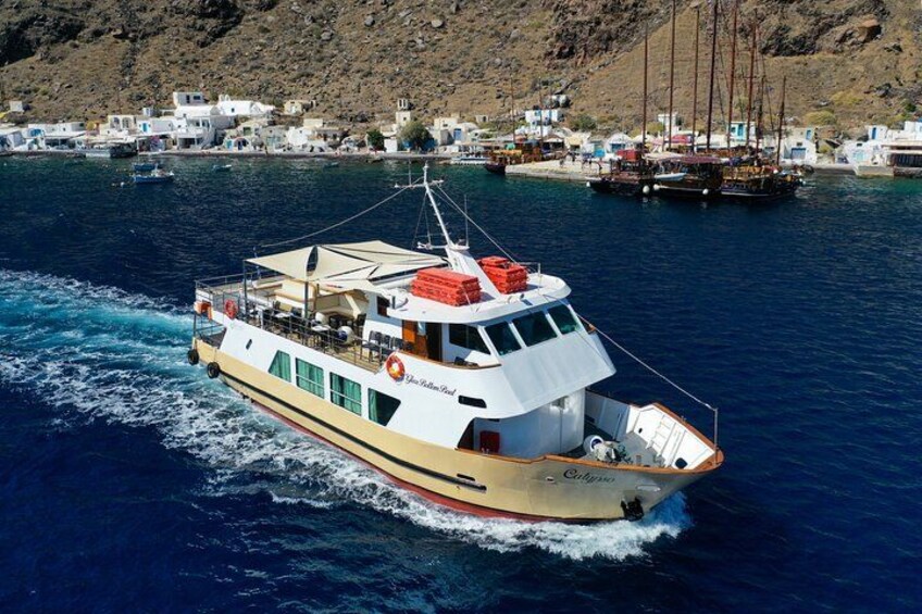 Santorini Tour of Caldera with Glass bottom Boat 2