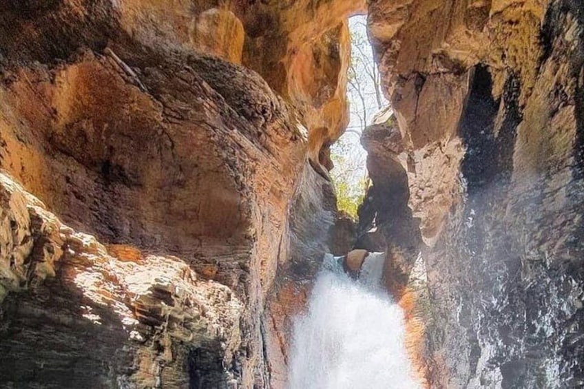 Hike to La Leone Waterfall / Tubing 4