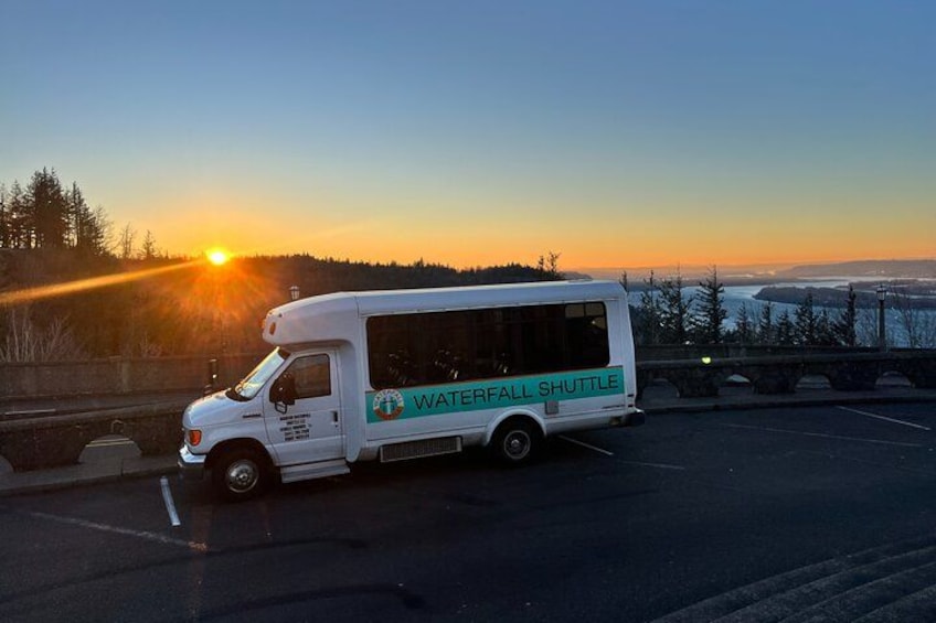 Sunset Tour of Multnomah Falls plus Vista House and Other Falls 3