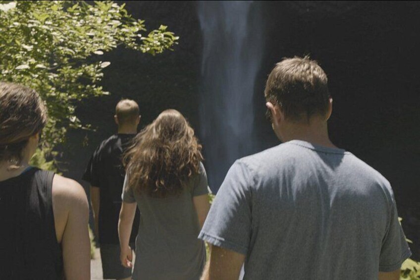 Sunset Tour of Multnomah Falls plus Vista House and Other Falls 3
