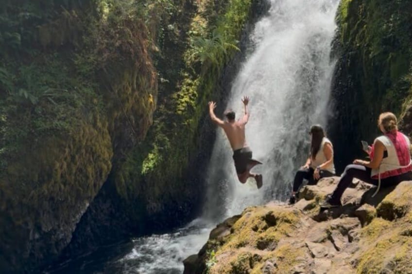 Sunset Tour of Multnomah Falls plus Vista House and Other Falls 2