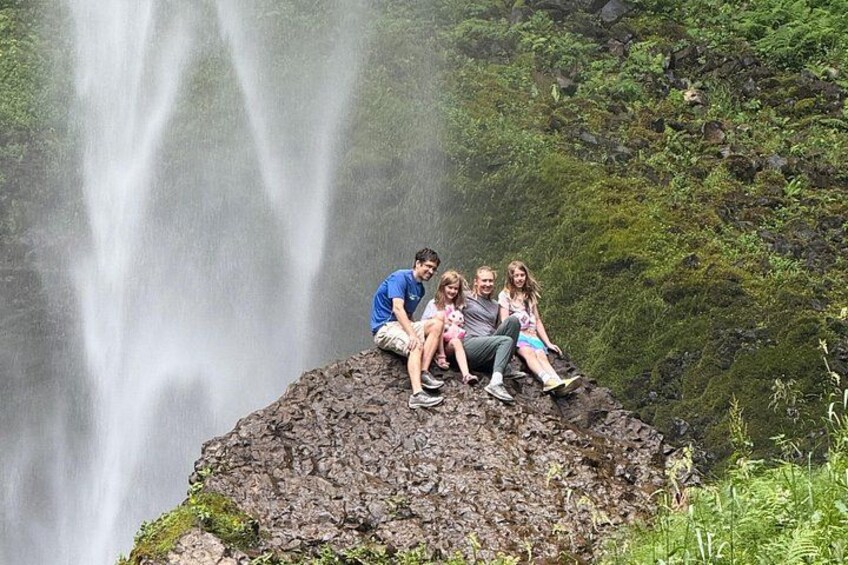 Sunset Tour of Multnomah Falls plus Vista House and Other Falls 3
