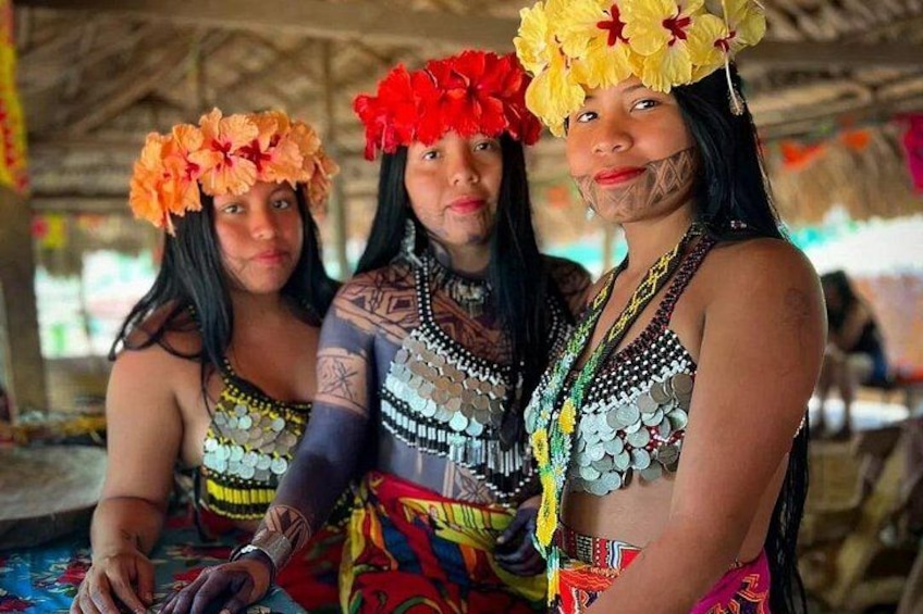 Embera women 1