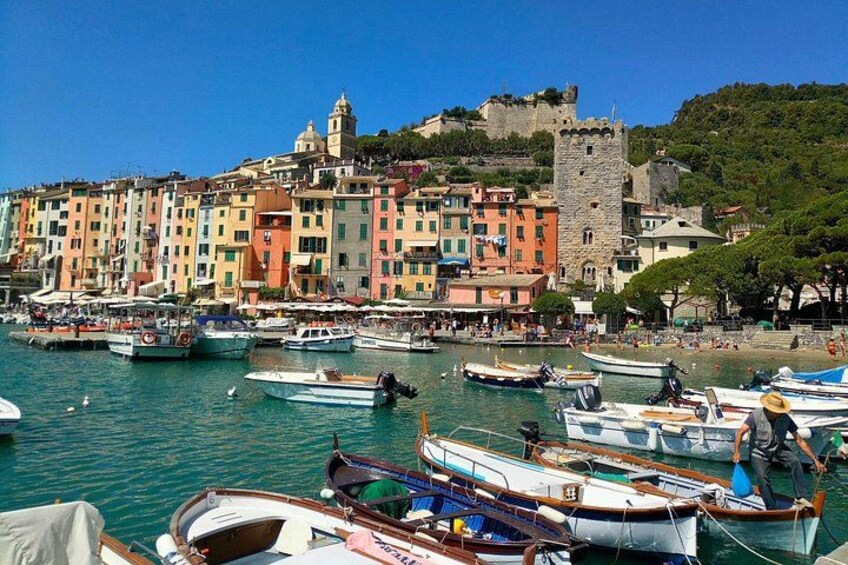 Discover La Spezia - Castle, Historic Streets & Seafront Gardens 4