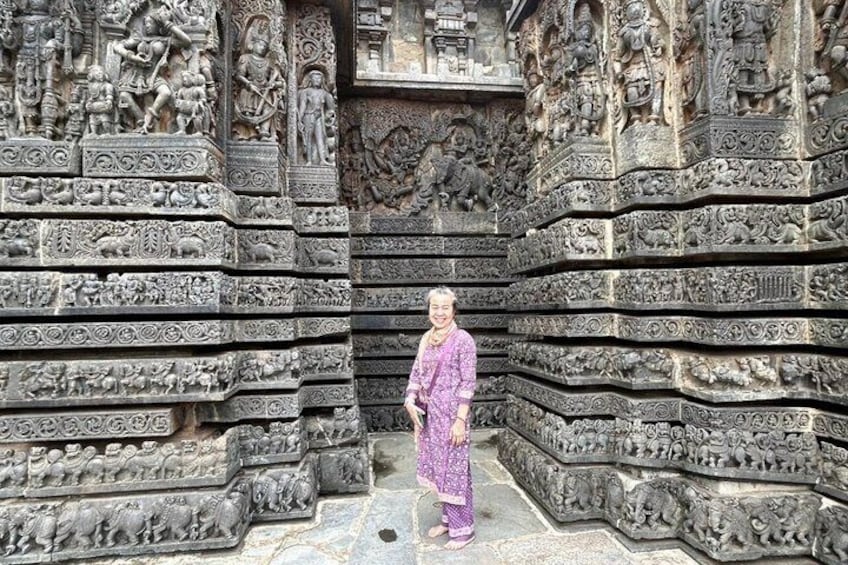 Day trip to UNESCO Belur+Shravanbelgola+Coffee & Spice Plantation 5