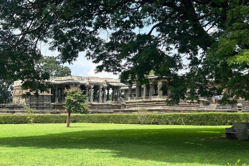Day trip to UNESCO Belur+Shravanbelgola+Coffee & Spice Plantation 2