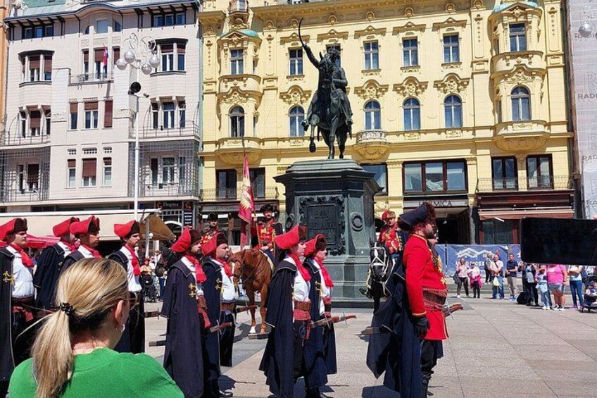 Zagreb Small-group tour (funicular & WWII tunnel included) 3