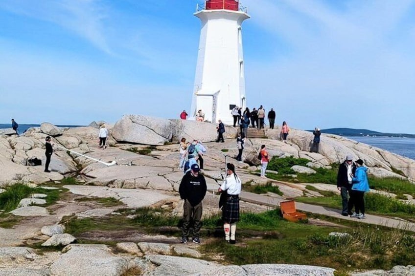 Peggy’s Cove, Lunenburg & 2 Hidden Gems – Full Day Tour 4