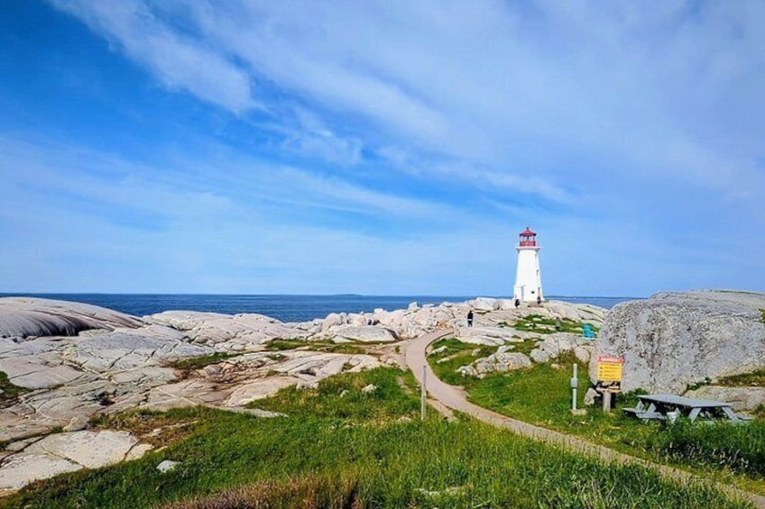 Peggy’s Cove, Lunenburg & 2 Hidden Gems – Full Day Tour 5