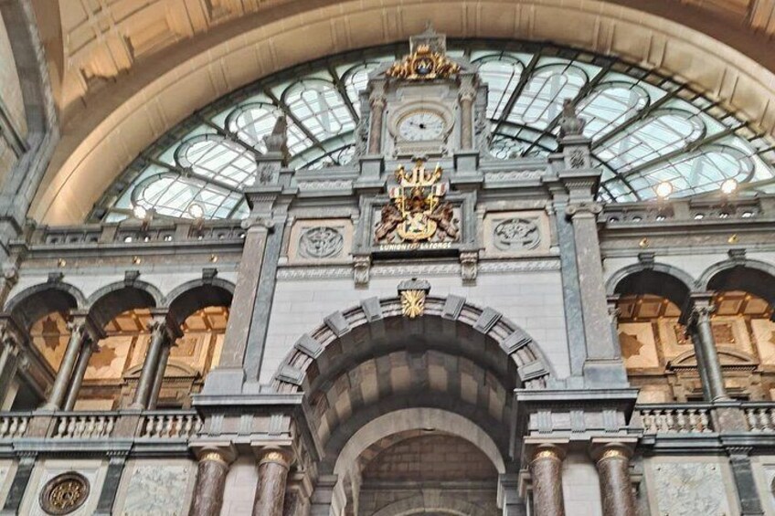 Historical Walking Tour in Antwerp Old City 2