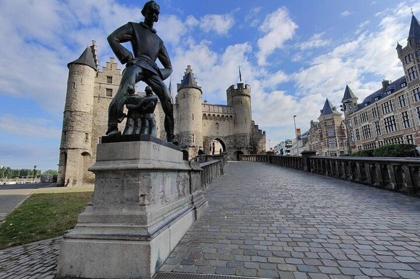 Historical Walking Tour in Antwerp Old City 2