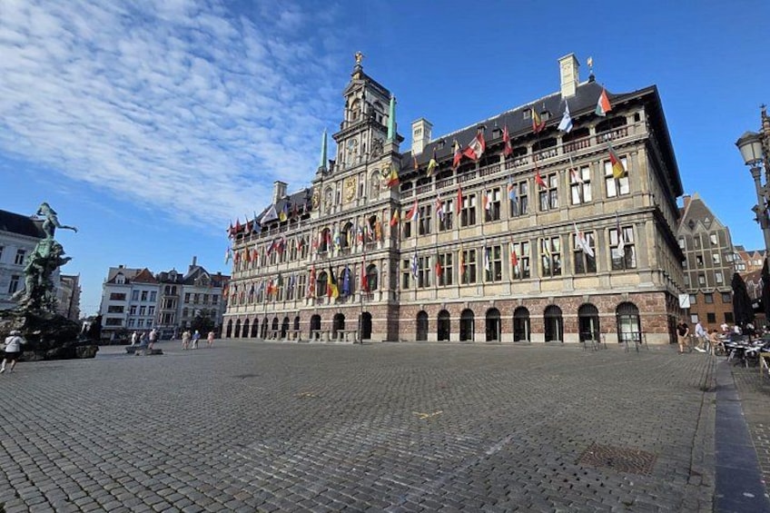 Historical Walking Tour in Antwerp Old City 2