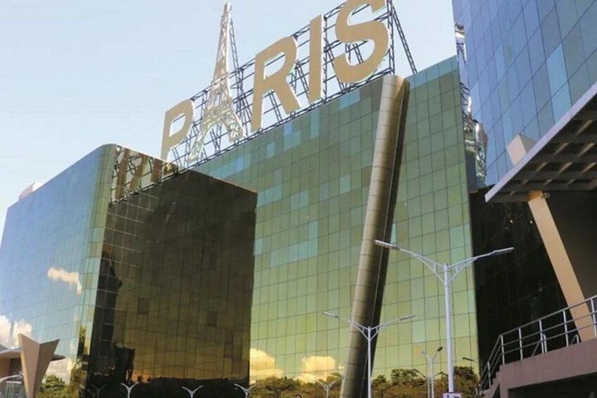 Shopping Paris, the point where we will disembark and embark for the return trip to the hotels in Foz do Iguaçu. 2