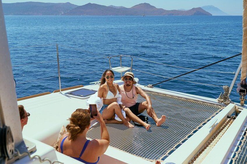 Milos Full-Day Premium Catamaran Cruise Kleftiko and Polyegos 2