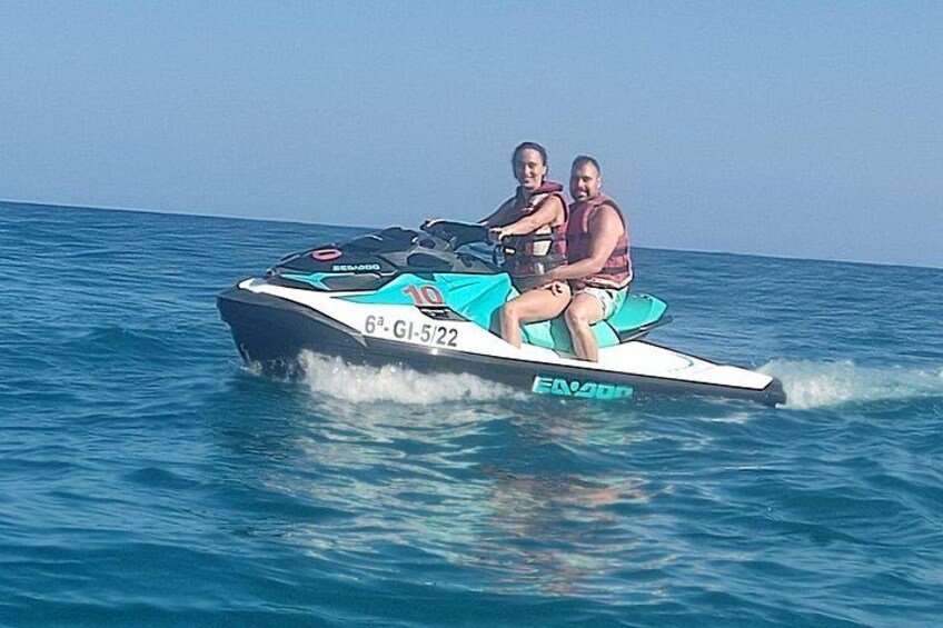 Couple enjoying a jet ski 1
