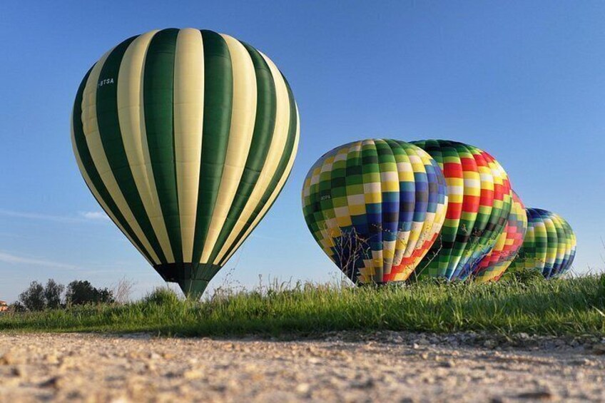 Hot air balloon over the hills of Pienza, Montalcino and Val D'Orcia 2