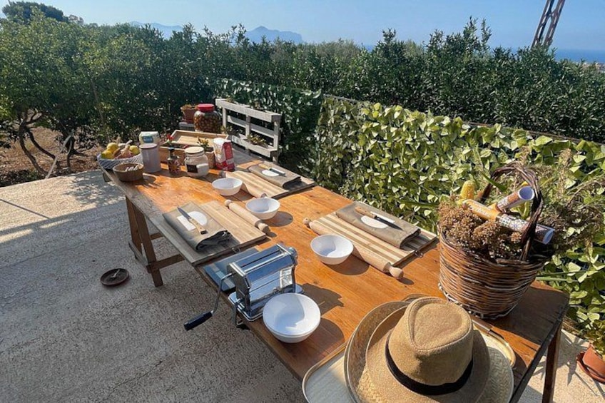 Cooking class in a villa with Palermo view 4