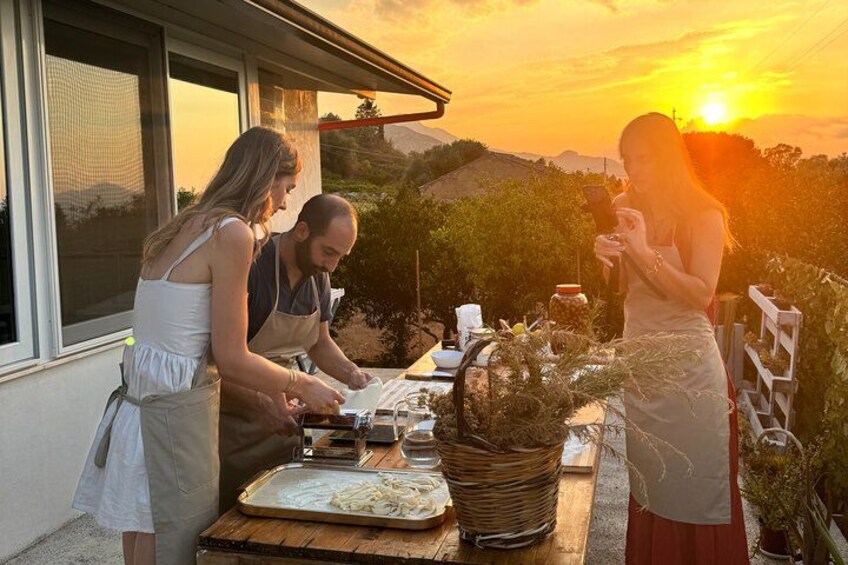 Cooking class in a villa with Palermo view 3