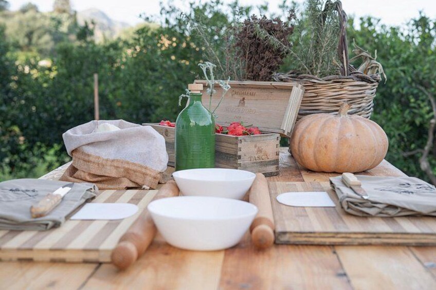 Cooking class in a villa with Palermo view 2