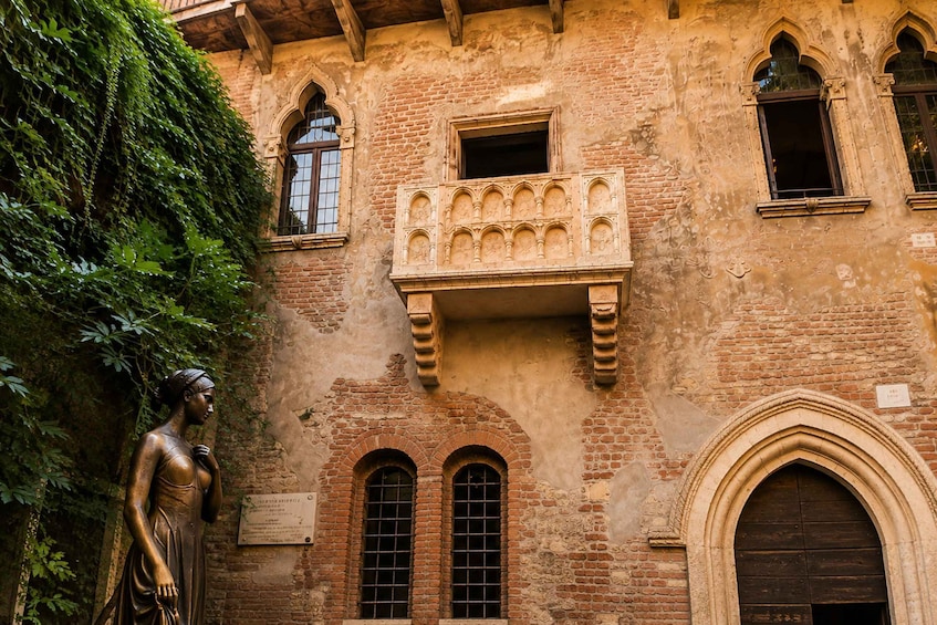 Juliet’s House and Balcony Fast-Track Ticket & Audio Guide 1
